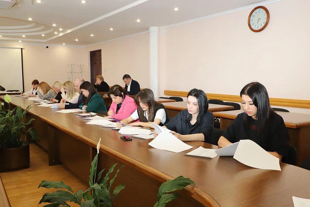 Повышение аттестации служащих. Аттестация муниципальных служащих. аттестация муниципального служащего. аттестация служащих фото. мамаев амс владикавказа.