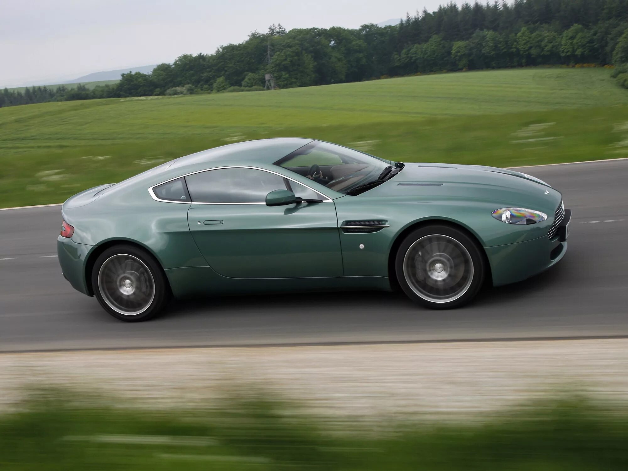 Aston martin v8 vantage. Aston Martin v8 Vantage 2008. Aston Martin v8 Vantage 2012.