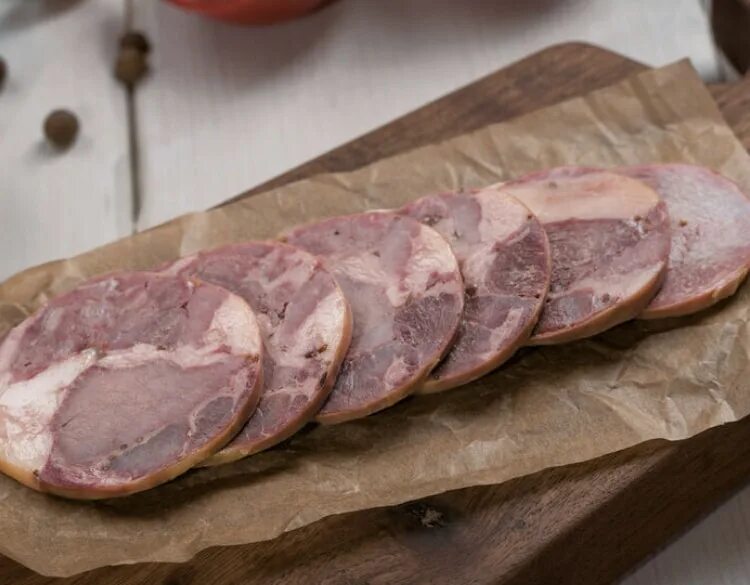 Казы колбаса из конины. Казы узбекская. Чучук конская колбаса. Казы узбекская. Узбекская колбаса из конины казы.