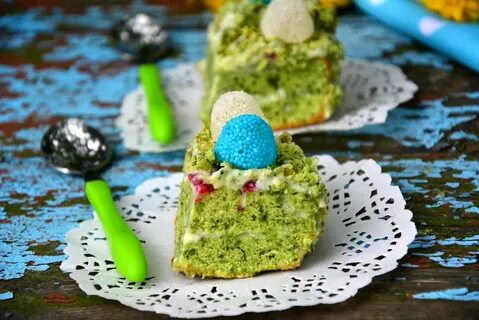 Бисквитный мох для декора кулича