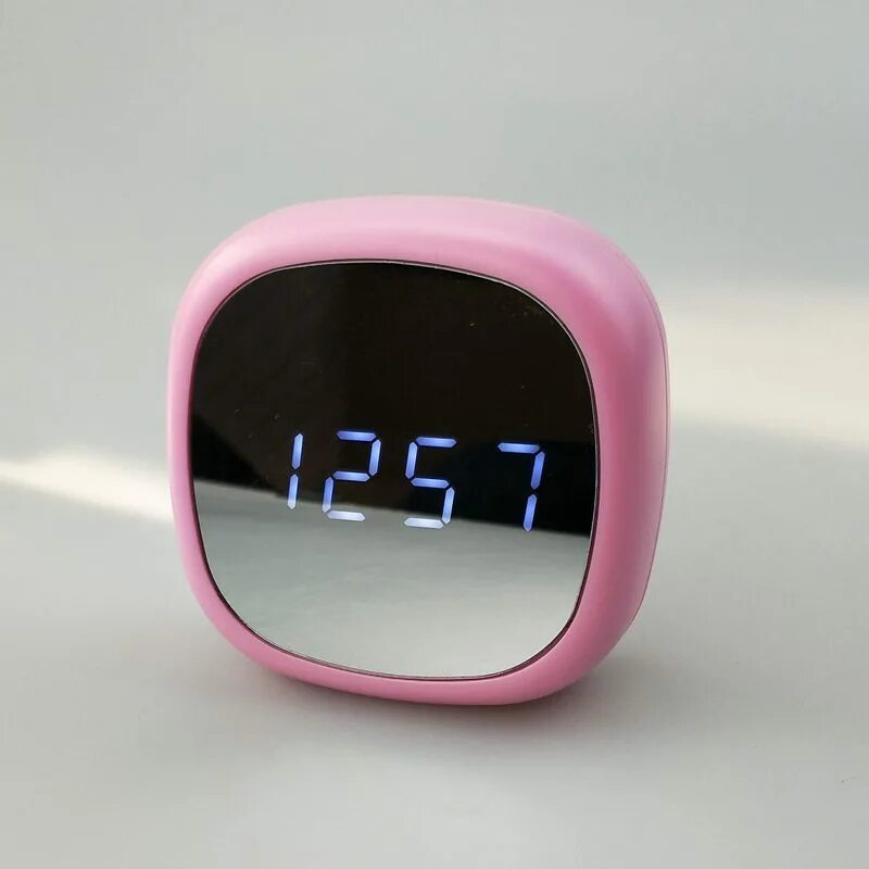Led будильника. Часы электронные led Mirror. Часы led Mirror Clock. Часы электронные led Mirror белые. Светодиодный будильник.