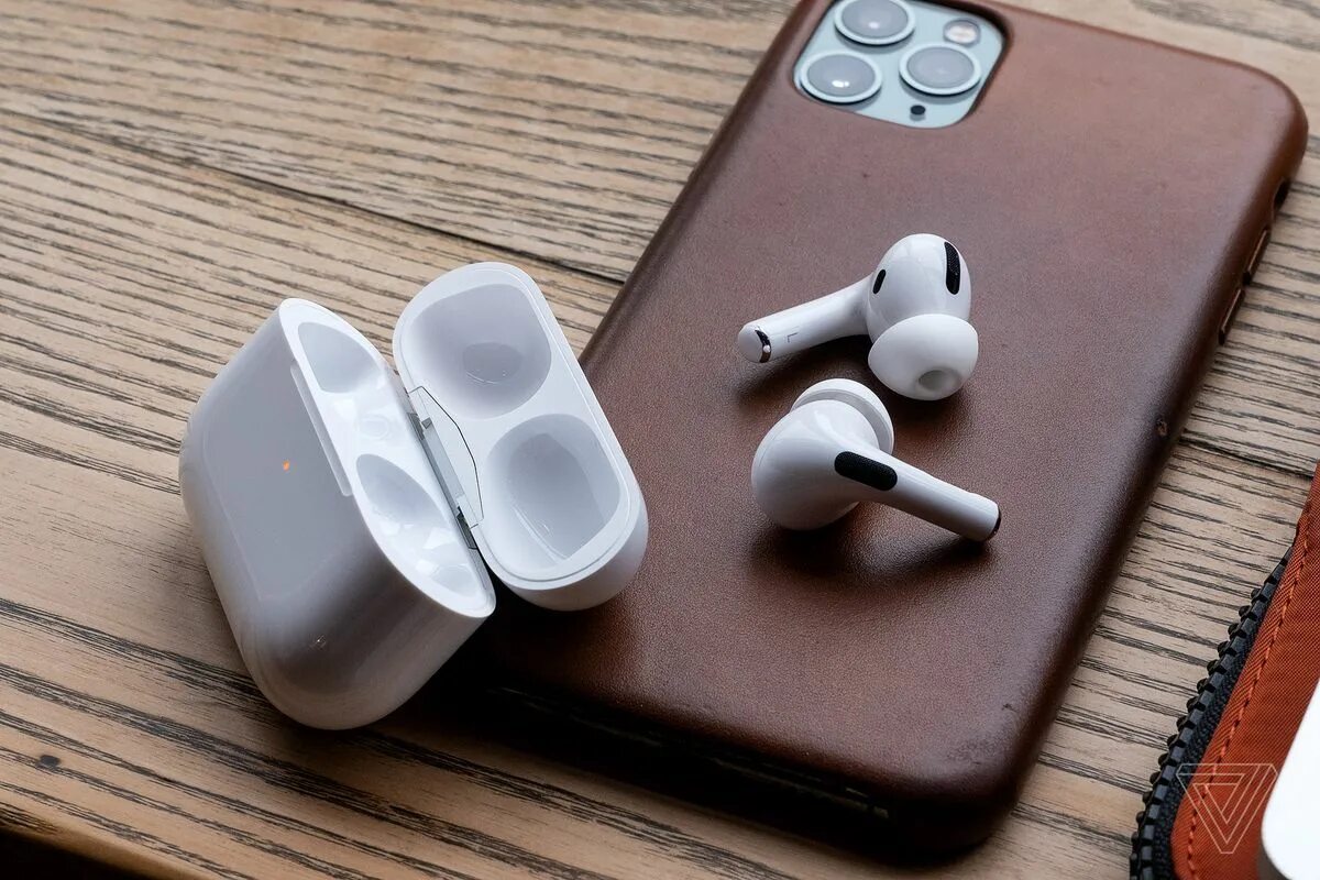 Apple airpods pro управление. Наушники airpods pro 2022. Шумит наушники airpods pro. Наушники apple airpods pro (2nd generation). Шумит наушники airpods pro.