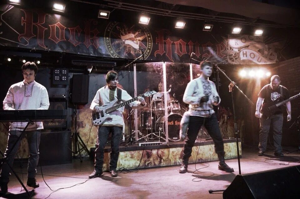 калужские группы. калужские музыкальные группы. владислав риксон калуга группа divo. борисов музыкант. группа проект а три калуга.