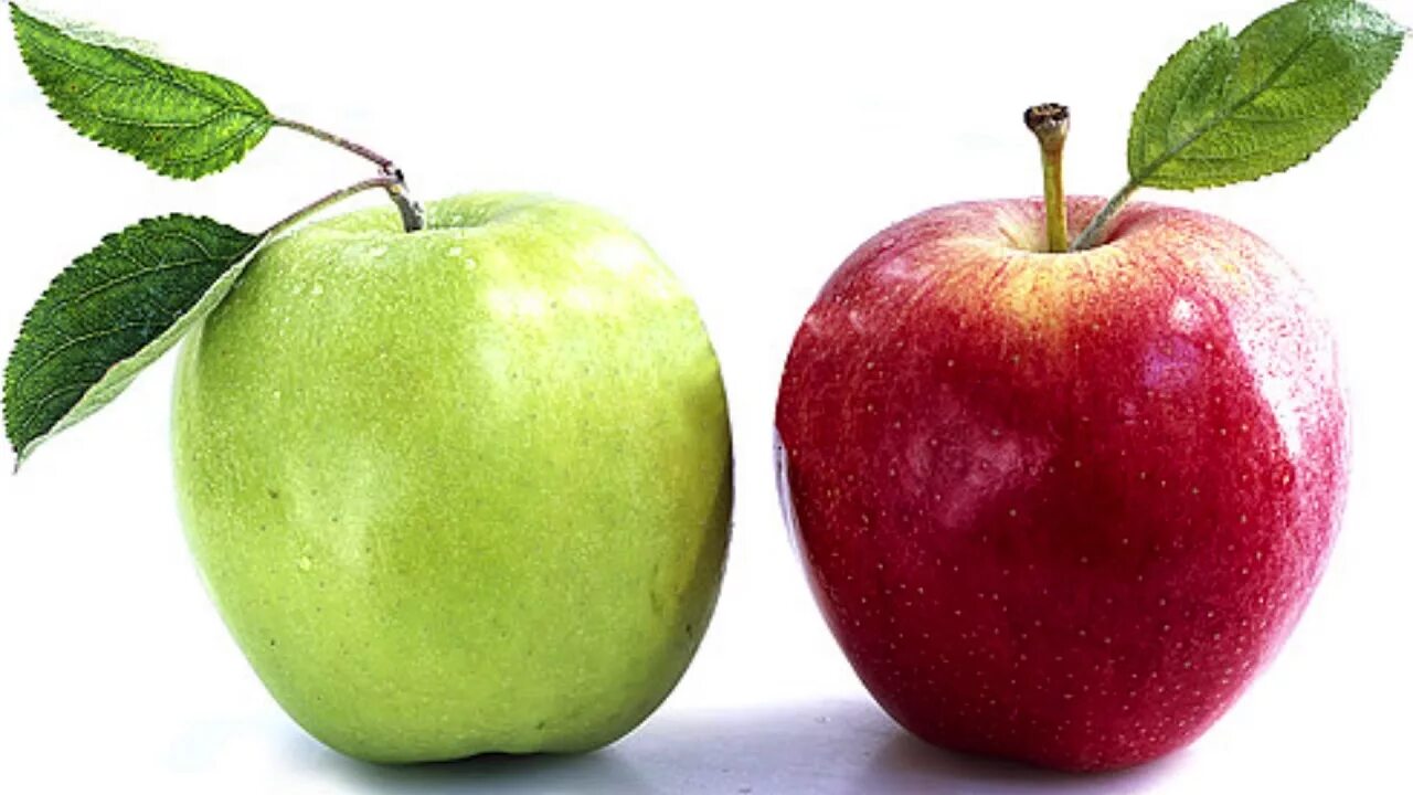 2 яблока. Два яблока. Два предмета. Яблоки разного цвета для детей. Два разных яблока.