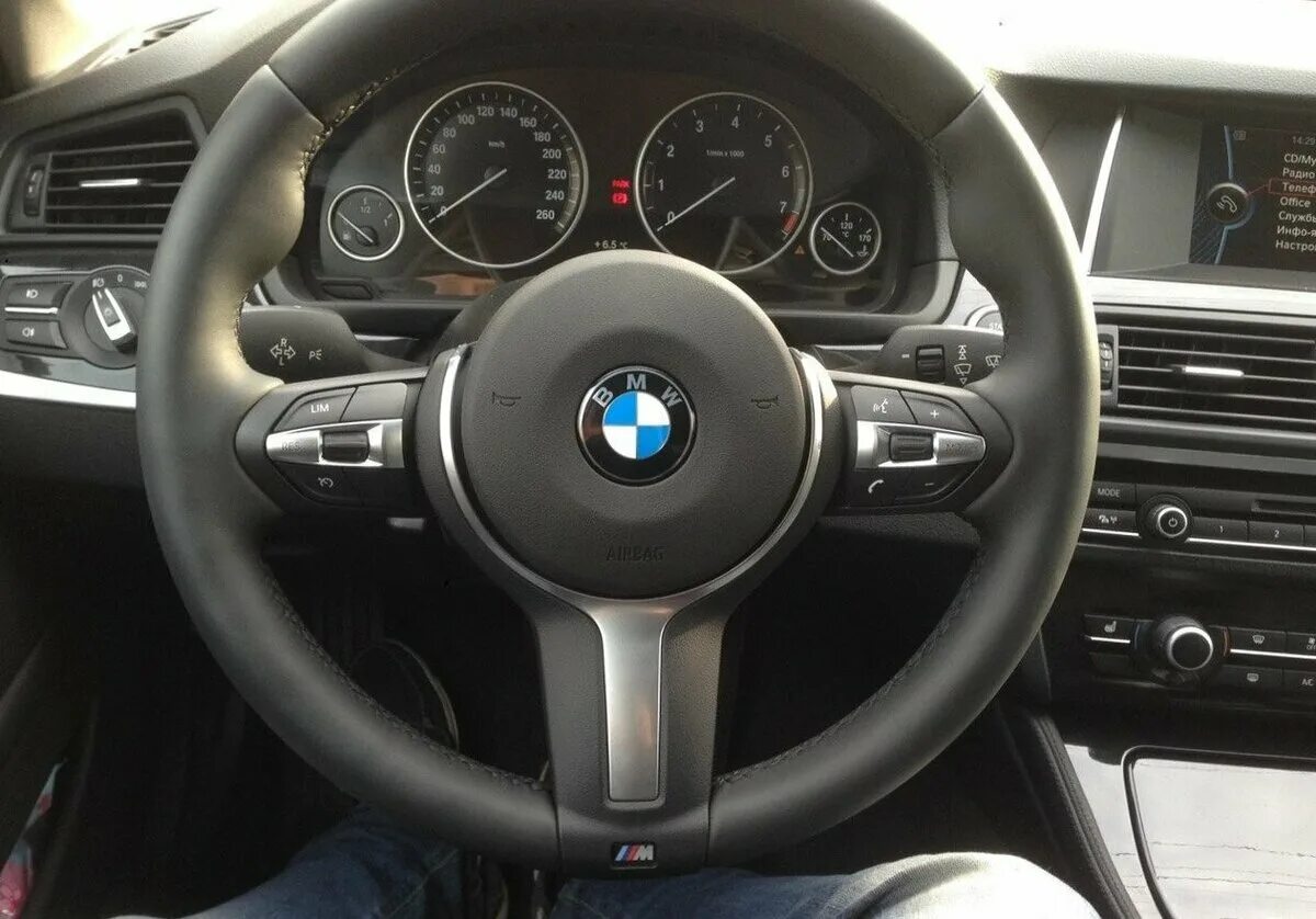 руль бмв ф10 м пакет. м руль на бмв f10. руль bmw f10. руль бмв ф10. руль бмв ф10.