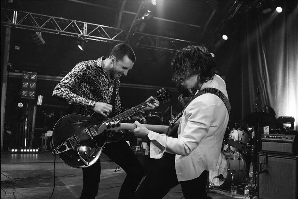 Майлз кейн. The last shadow puppets фотосессии. The last shadow. The last shadow puppets алекс. The last shadow puppets.