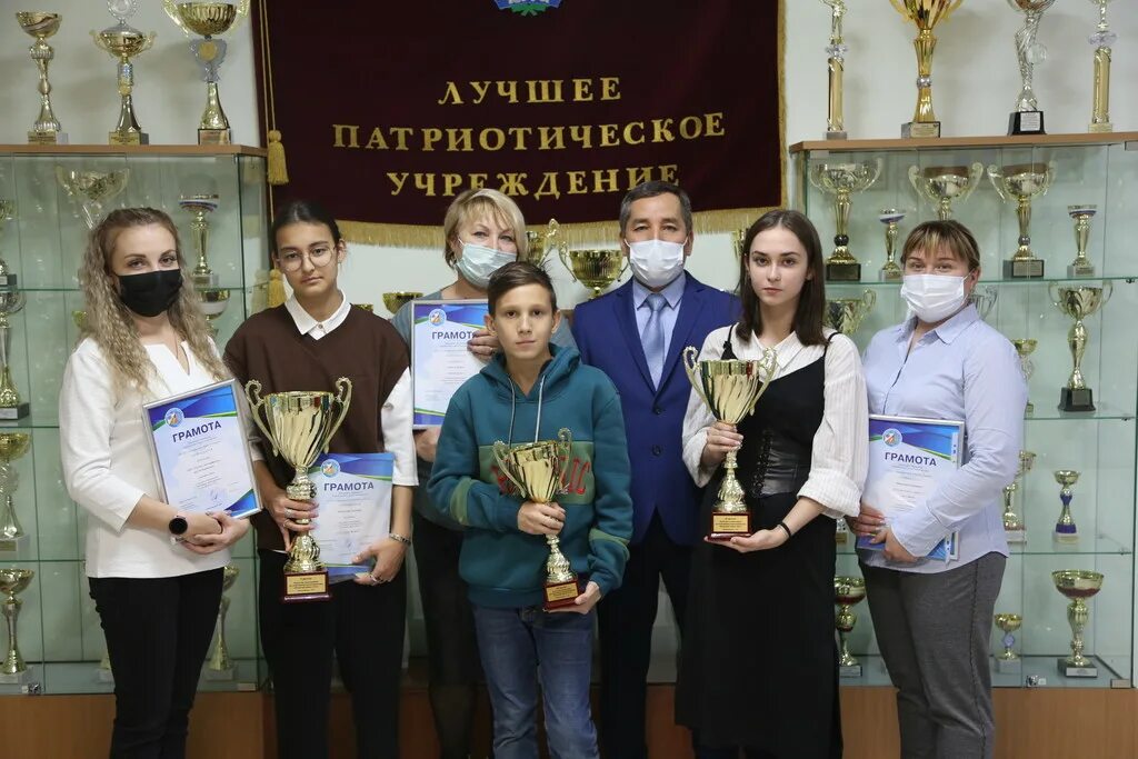 Сайт патриота нижневартовск. Сайт патриота нижневартовск. Сайт патриота нижневартовск. Поисковые отряды нижневартовска. Нижневартовск день победы 2009.