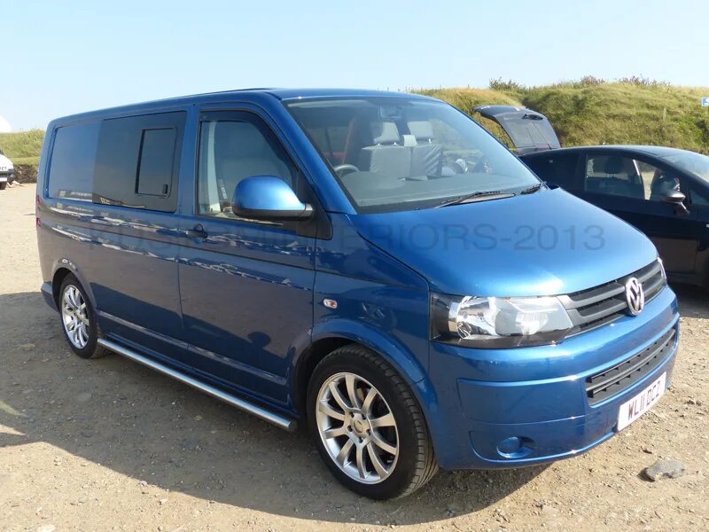 Фольксваген т5 2005. Фольксваген Транспортер т5 голубой. Volkswagen Transporter t5 синий. Синий Транспортер т5. VW t5 синий Лонг.