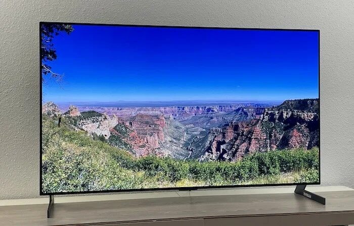 Телевизор 65 oled s9 ultra. Lg19 OLED. Телевизор LG OLED EVO 65c2. LG OLED EVO 65c2 пульт. OLED TX-55ez950e.