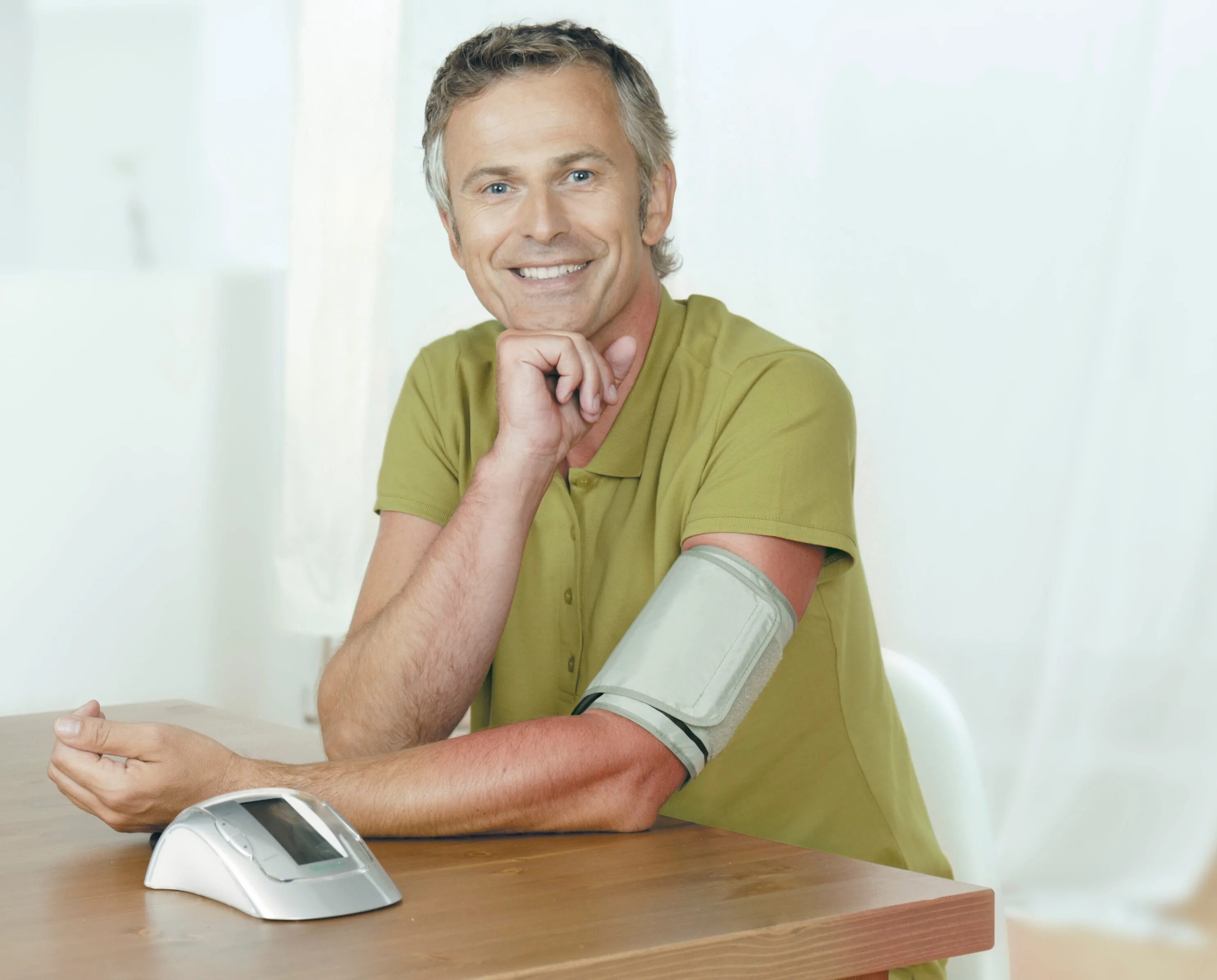 Инсоляция небулайзером. Домашнего пользования. Домашнего пользования. Invacare концентратор кислорода. Женщина фрилансер.