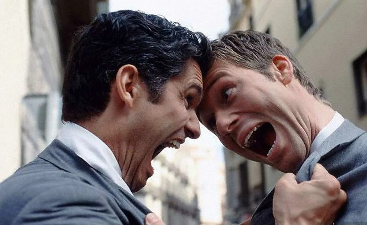 Люди ругаются. Агрессия на английском. Агрессия на английском. Агрессивные переговоры. Люди ругаются.