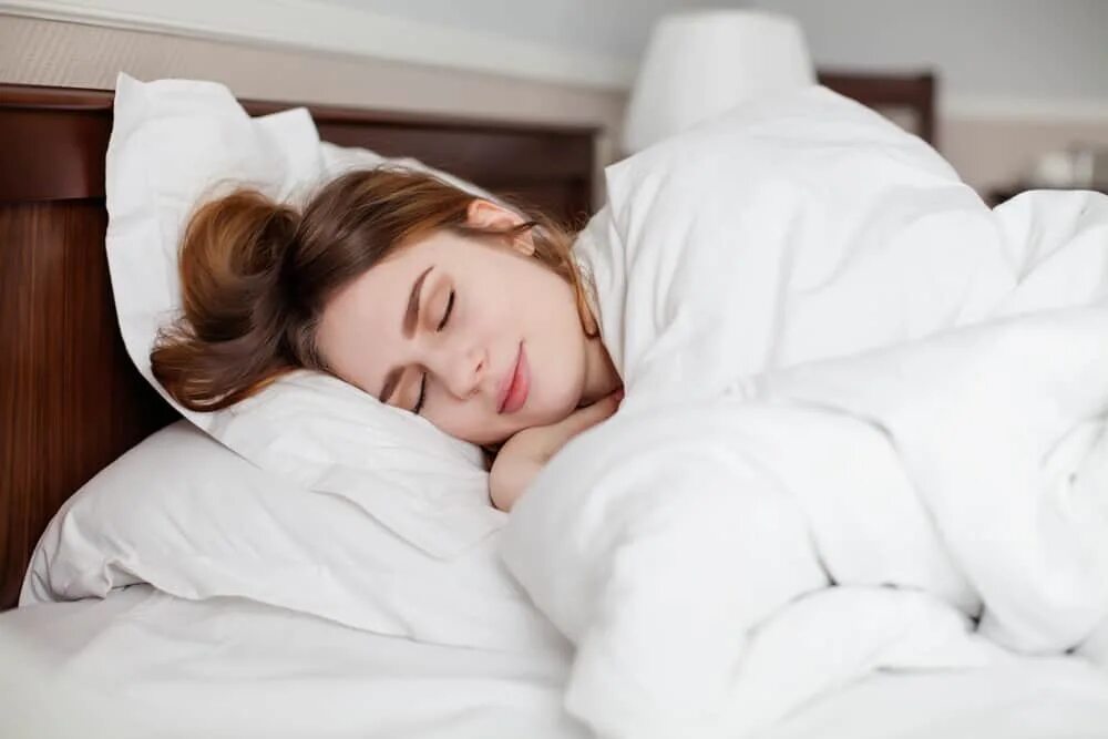 She is sleeping. Здоровый сон. Спящий человек. Про сон. Девушка спит.