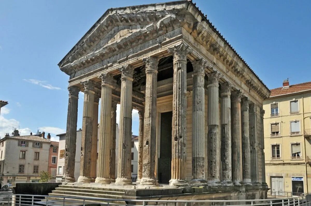 Roman temple. Архитектура древнего Рима храмы. Храмы Рима Мейсон. Мезон Карре в Риме. Roman Bath Римский храм.