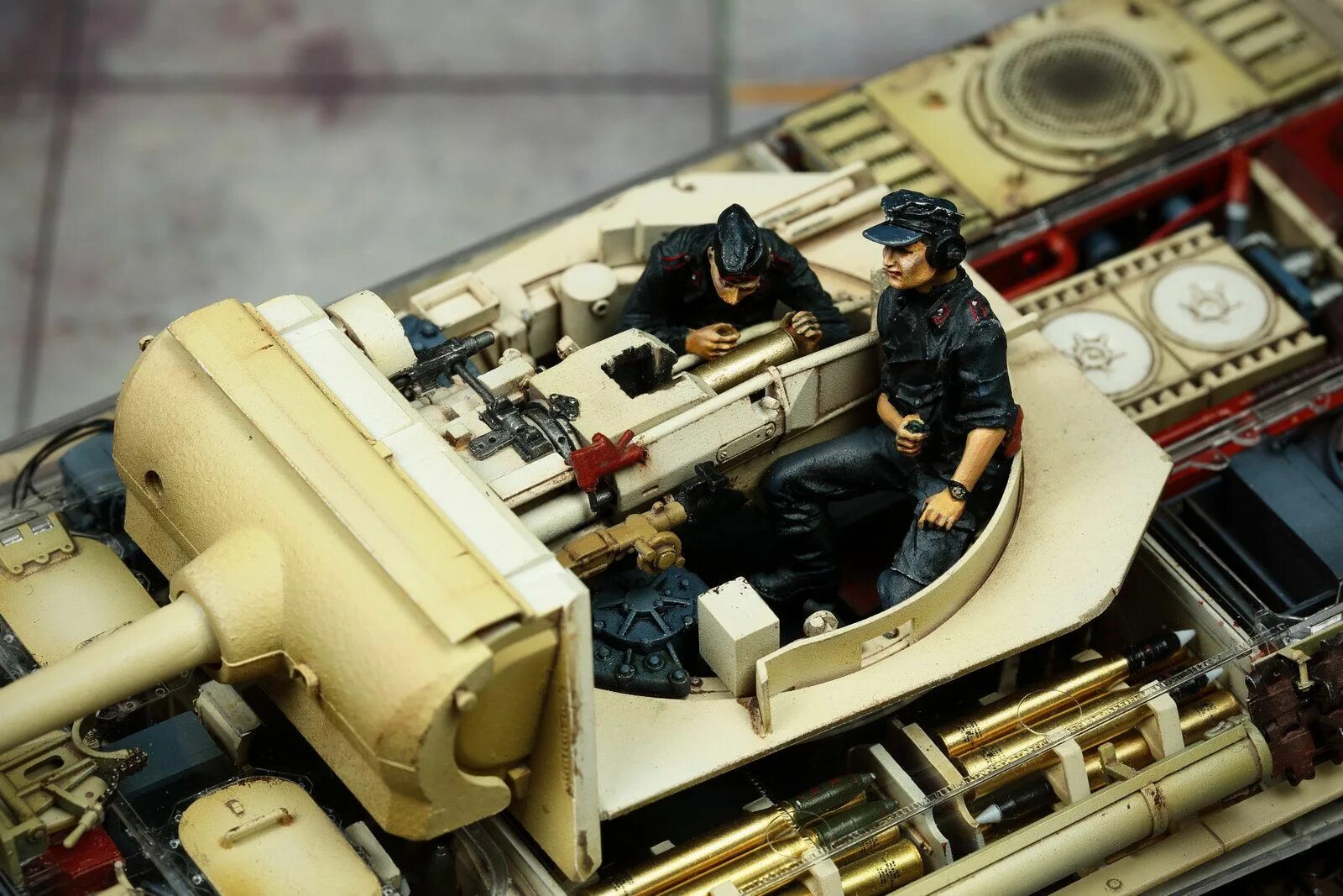 Тигр 1 внутри. Тигр 1/35. rm-5016 panther ausf.g. внутри танка пантера. panther 1/35 interior 1.35.