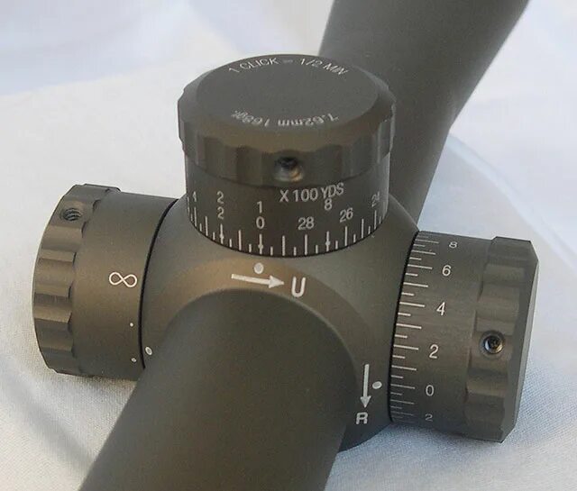 Has scope. Leupold Mark 4 3.5-10x40. Leupold 3.5-10/40. Leupold 3.5 Mark 4 scope. Leupold Mark 4 m3 LR.