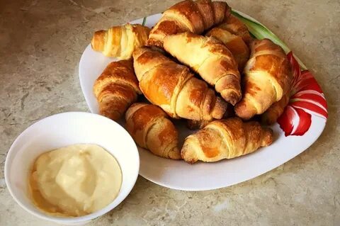 Круассаны с сыром из слоеного теста рецепт