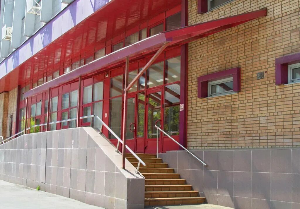 м. большая почтовая, д. 1. ул. москва улица большая почтовая 55/59.