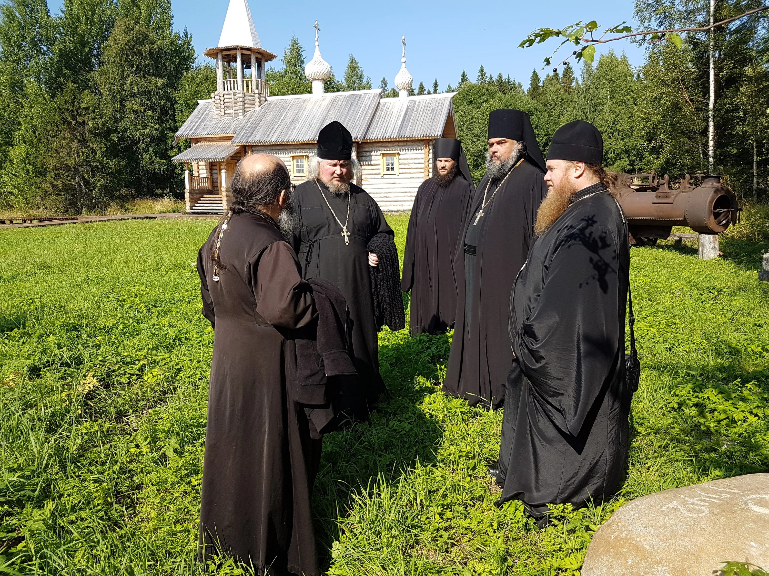 Алатырская епархия Свято Троицкий монастырь. Свято-Троицкий мужской монастырь Алатырь. Свято Троицкий Климецкий монастырь Карелия. Алатырь мужской монастырь братия. Женский монастырь святой троицы