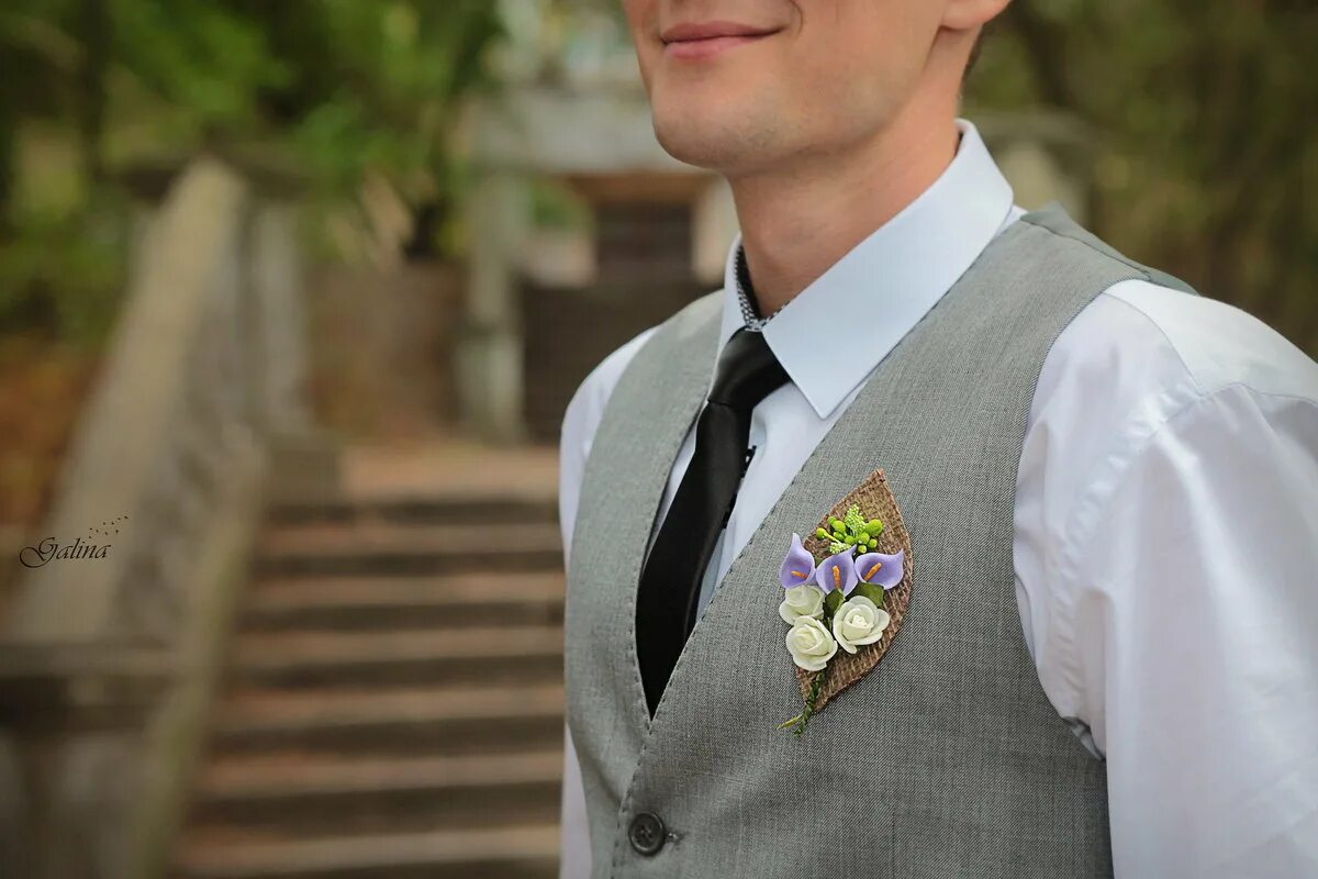 Мем нужен жених. Жених надо. Классическая свадьба. Жених надо. Костюмы друзей жениха.