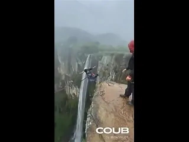 Бузова прыгну со скалы тнт