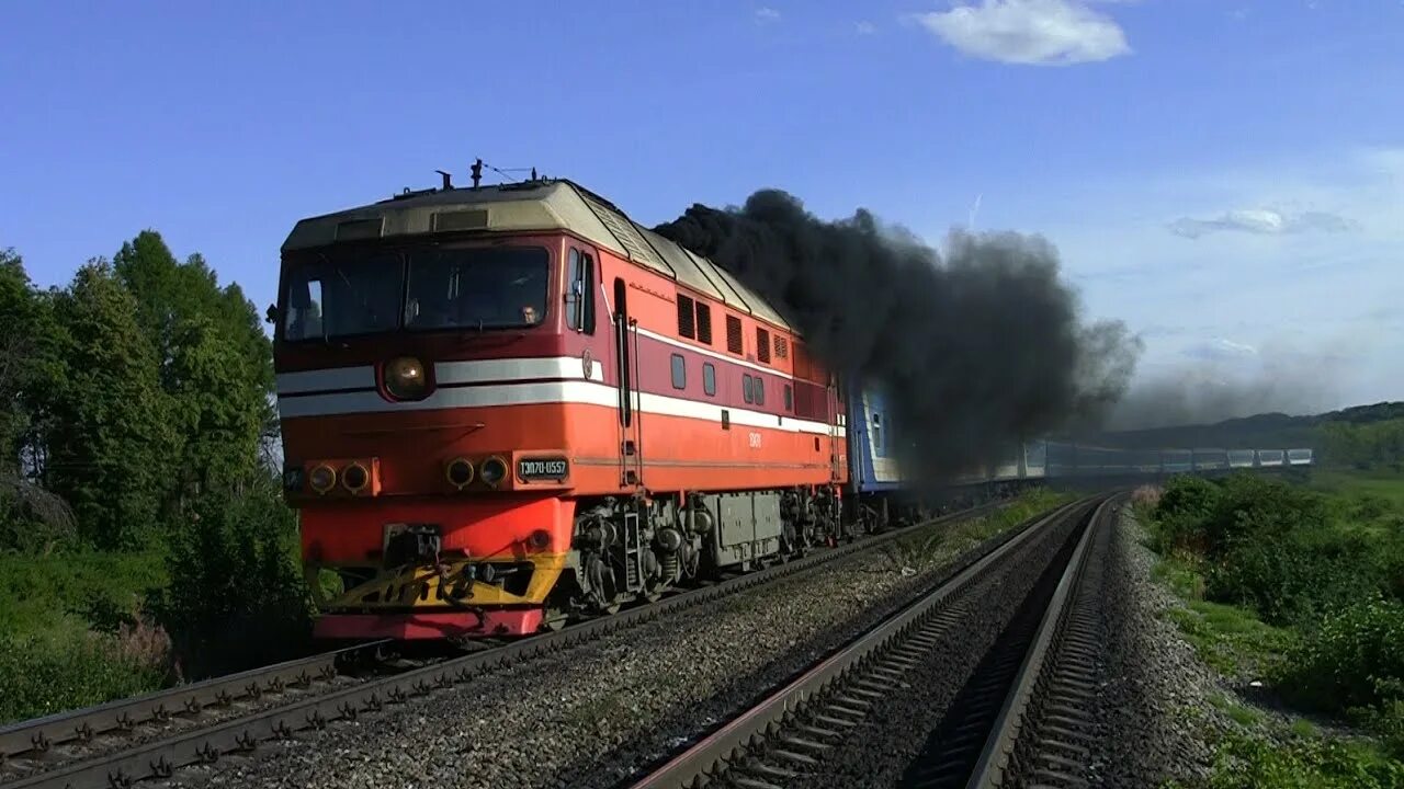 Поезд москва луганск. Поезд луганск симферополь. Поезд москва луганск. Тэп70 0557. Поезд луганск москва.