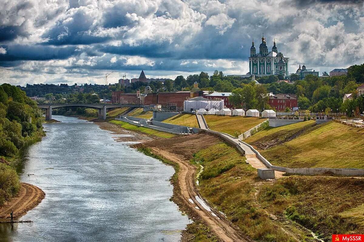 Московская область город смоленск. Набережная реки Днепр Смоленск. Река Днепр Смоленск. Смоленск центр города. Смоленская область «Смоленск – город-герой».