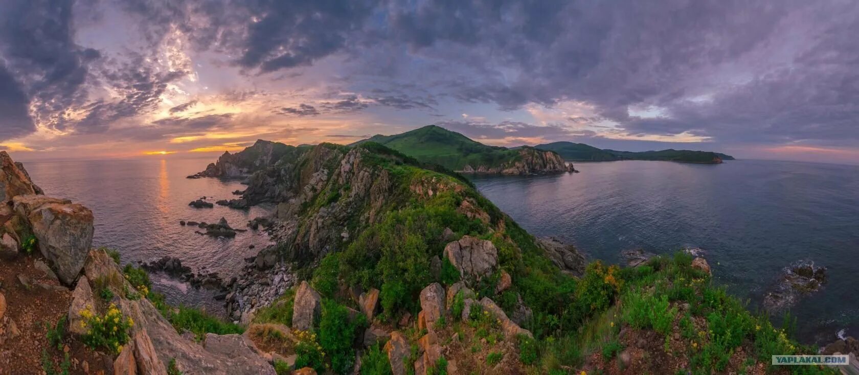 Находка японское море Приморский край. Находка Приморский мыс Пассека. Бухта красная скала Приморский край. Мыс Скалистый находка Приморский край.