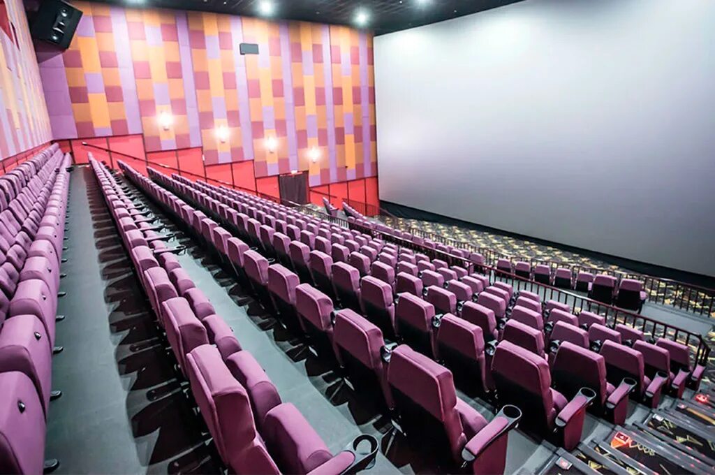 Триумф молл кинотеатр расписание сеансов. Кинотеатр люксор сочи. люксор imax сочи моремолл. моремолл сочи кинотеатр. кинотеатр моремолл сочи залы.