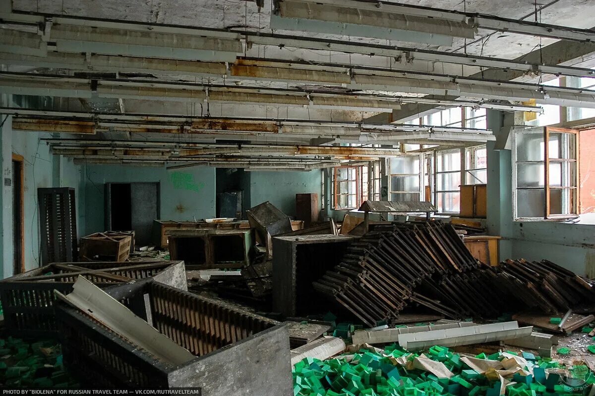 Закрытые типографии. Помощник печатника типография. Рабочее место в типографии. Типография в москве. Закрытая типография.