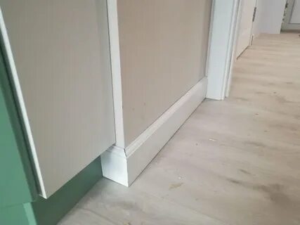 Стыковка плинтуса