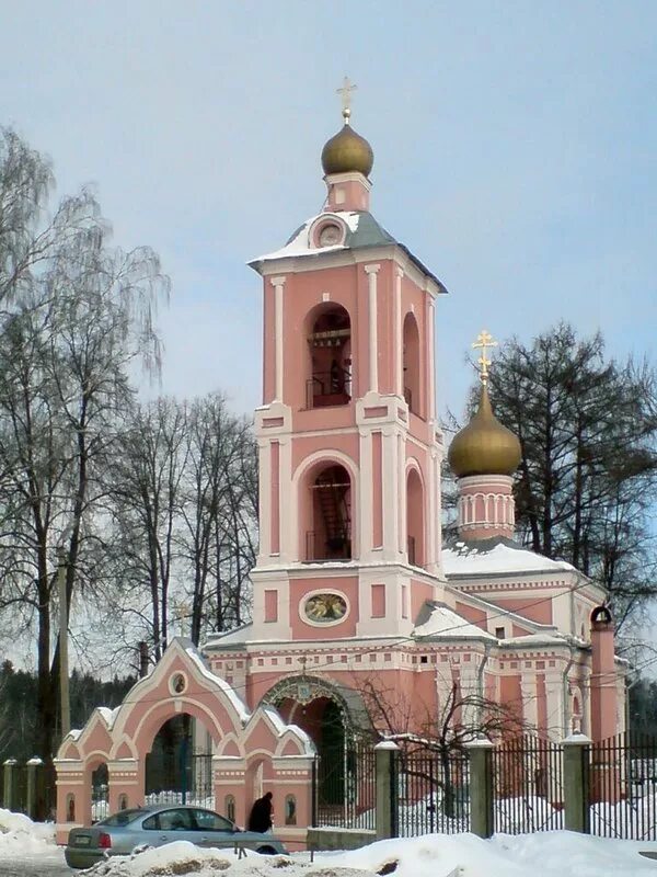 Храм шарапово одинцовский. Церковь успения пресвятой богородицы шарапово одинцовский район. Храм село шарапово одинцовский район. Храм шарапово одинцовский район. Храм шарапово одинцовский.