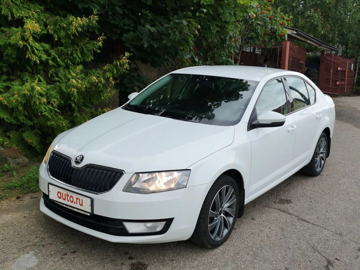 Купить шкоду октавию 2015. Skoda Octavia 2015 белый.