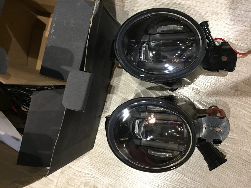 Противотуманная фара бмв х5. Птф бмв х5 е70. bmw x5 e70 птф led. бмв х5 е70 диодные противотуманки. птф х5 е70 дорестайлинг.