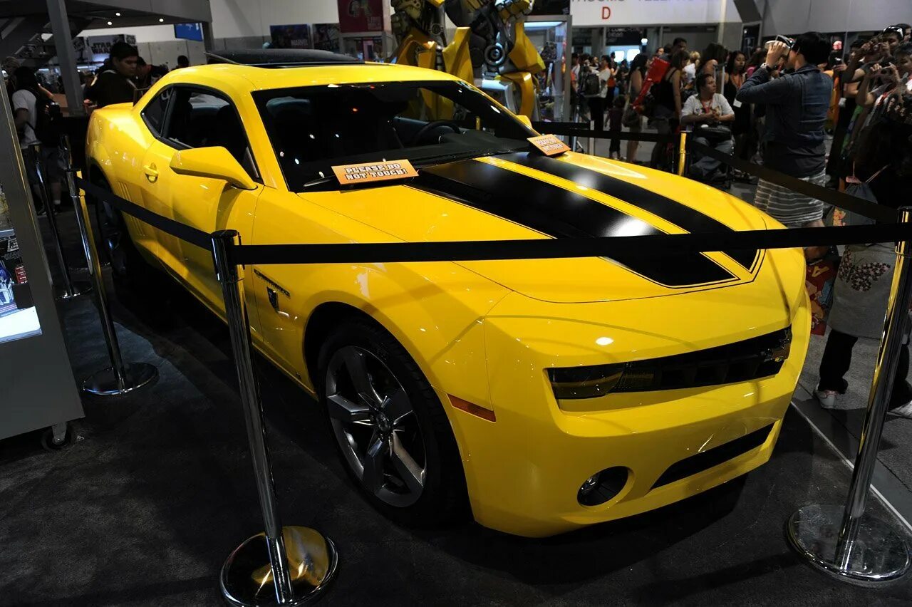 Какой бамблби. Шевроле камаро 2009 бамблби. шевроле бамблби марка. chevrolet camaro бамблби. chevrolet camaro 2009 bumblebee.