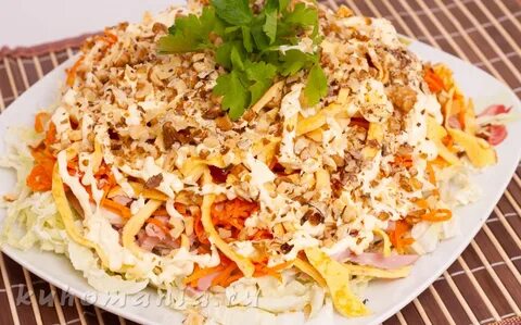 Салат с капусты с блинами