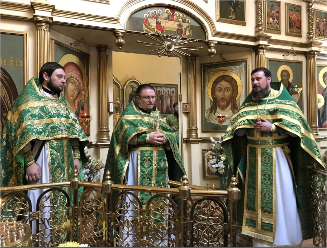 свято-никольский храм таганрог. свято троицкий храм таганрог. освящение куличей. службы в храмах таганрога. панихида.