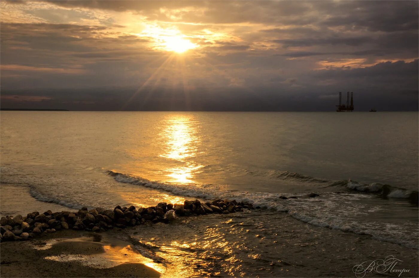 Утомленное солнце нежно с морем. Закат на Балтике Зеленоградск. Закат Балтийское море Зеленоградск. Зеленоградск рассвет на море. Восход в Зеленоградске.