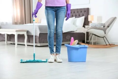 Влажная уборка в спальнях проводится после