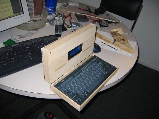 Самодельный ноутбук. Корпус ноутбука из дерева. ПК из ноутбука. Самодельный корпус для ноутбука.