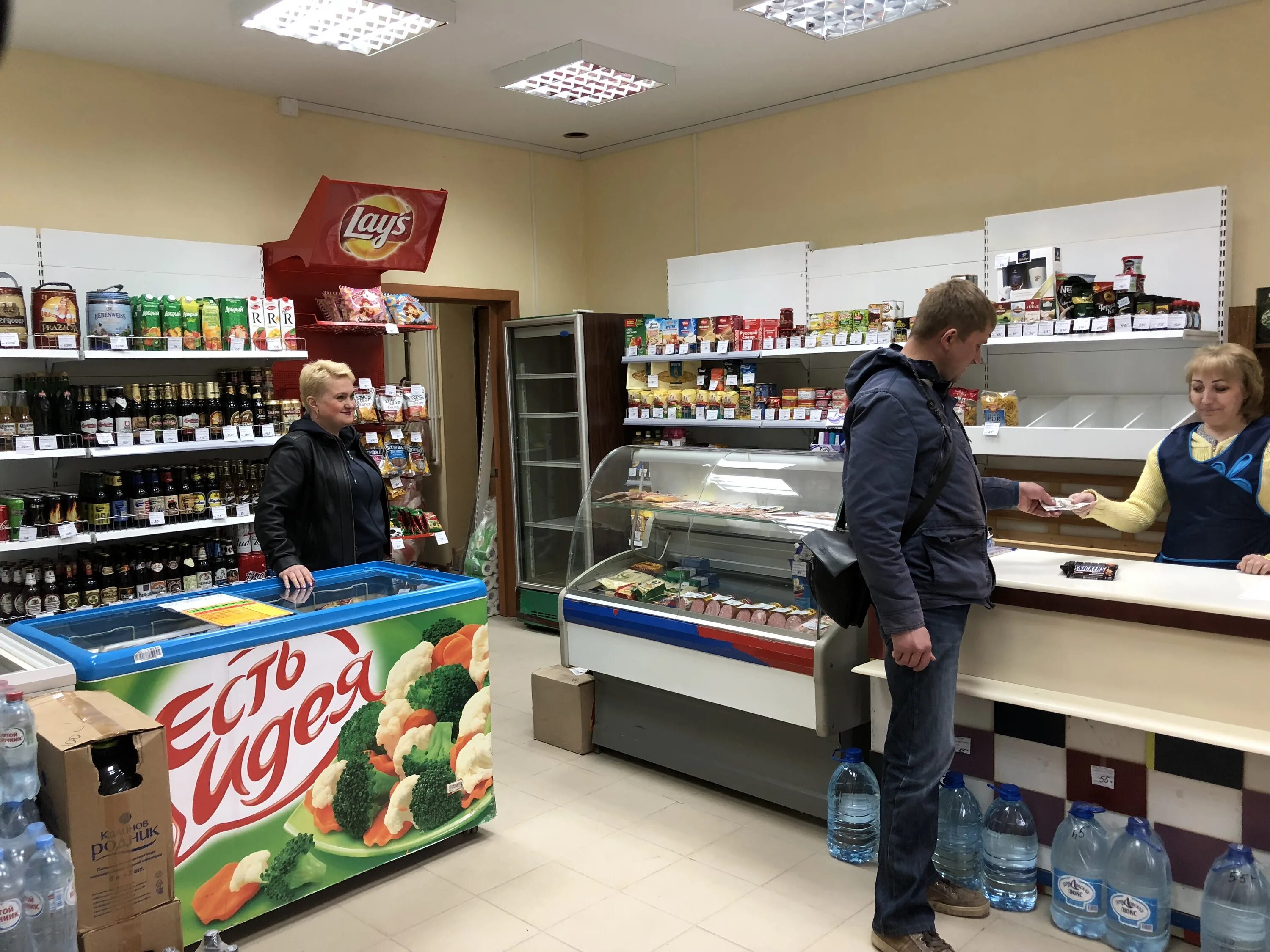 Мини магазин самообслуживания. Магазин смак коломна. Продуктовый магазин внутри. Продуктовые магазины до 23 00. Ассортимент продуктового магазина.