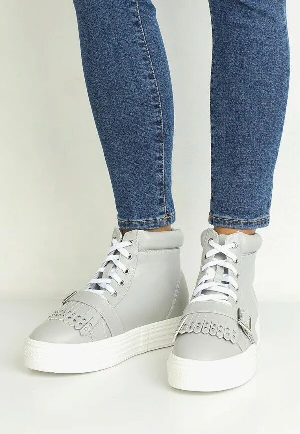 Завышенные кроссовки. Завышенные кроссовки. Converse x ambush chuck 70. Кеды завышенные женские. Завышенные кроссовки женские.