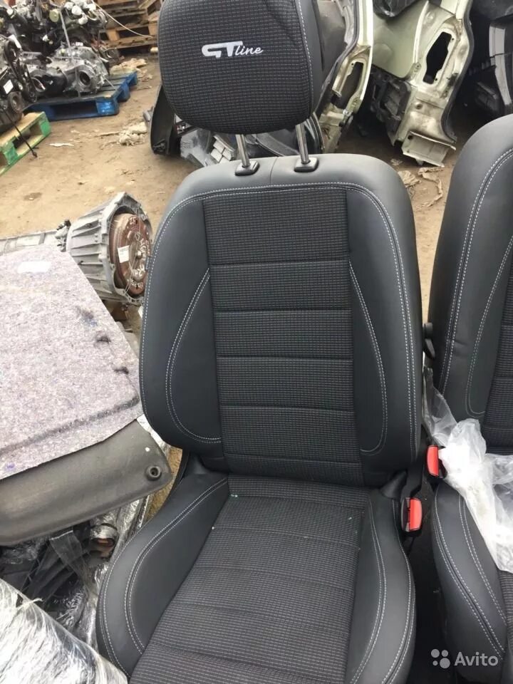 Сиденья меган 3 с электронным управлением купить. Сидение меган 3. Сиденье меган 3. Рено меган 3 хэтчбек салон сиденья. Сидение меган 3.