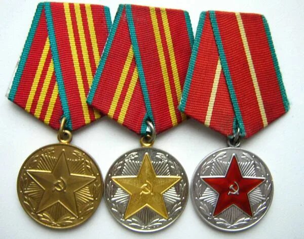 медали мчс за выслугу. медаль за выслугу 10 вс рф. медали мчс за выслугу. медаль за безупречную службу 3 степени мвд ссср. у меня ордена не за выслугу лет.