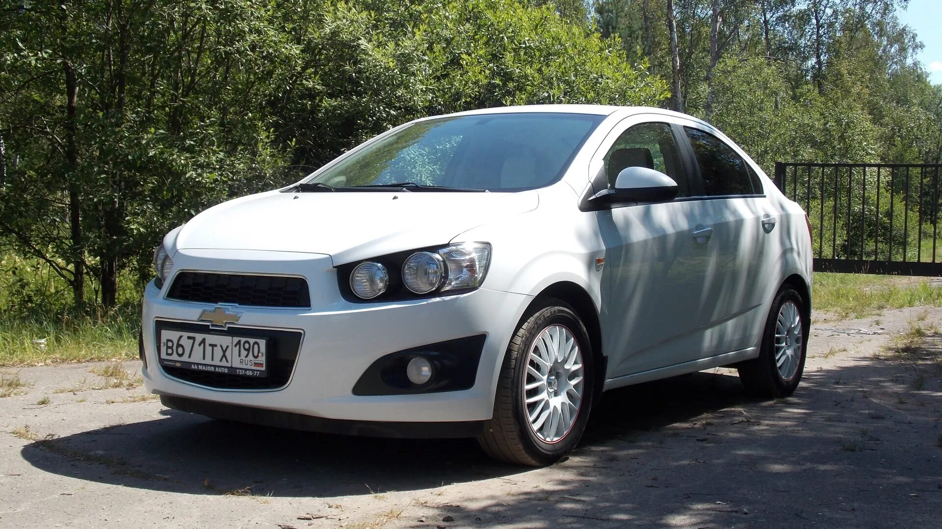 Шевроле авео 300 купить. Шевроле Авео т300. Шевроле Авео т300 седан. Chevrolet Aveo t300 2012. Шевроле Авео т300 седан 2012.