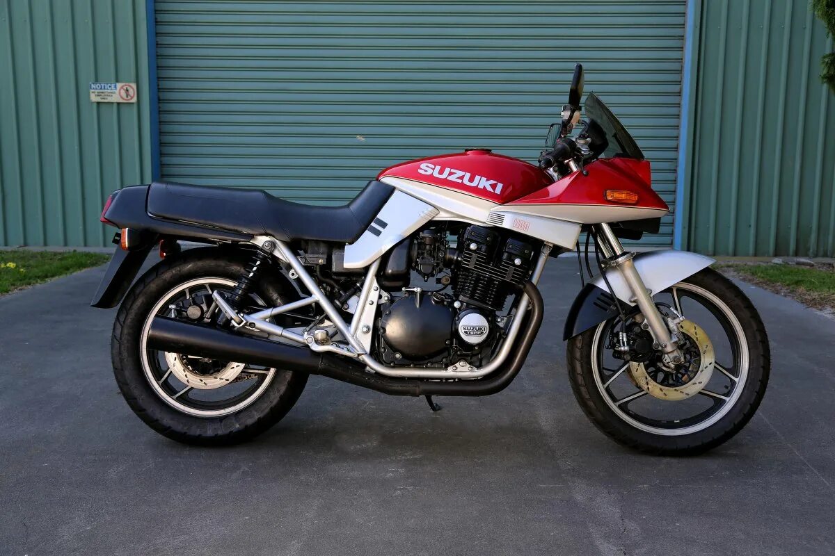Vsuzuki gsx1100w exhaust. Мотоцикл suzuki gsx 1100 f. Suzuki gsx-r 1100 1998. Suzuki katana 1100. Мотоцикл сузуки катана 1100.