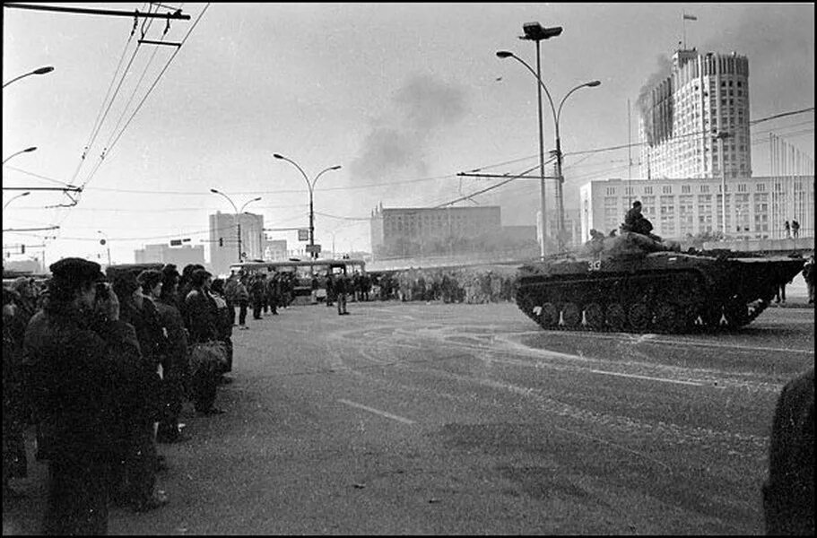 Ельцинский путч 1993. Октябрьский путч 1993. Москва октябрь 1993. Обстрел белого дома 1993.