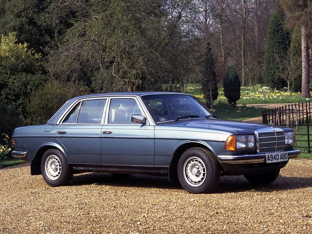 Купить мерседес w123. Mercedes-Benz w123. Мерседес Бенц 123. Mercedes w123. Мерседес w123 седан.