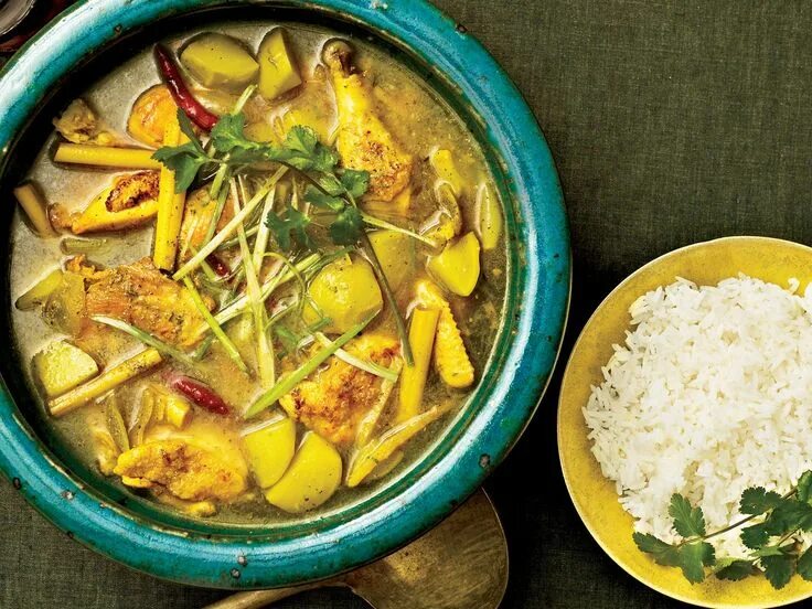 Соус с лемонграссом. Жареный лемонграсс. Блюда из соуса лемонграсс. Рецепты с лемонграссом. Рыба с лемонграссом.