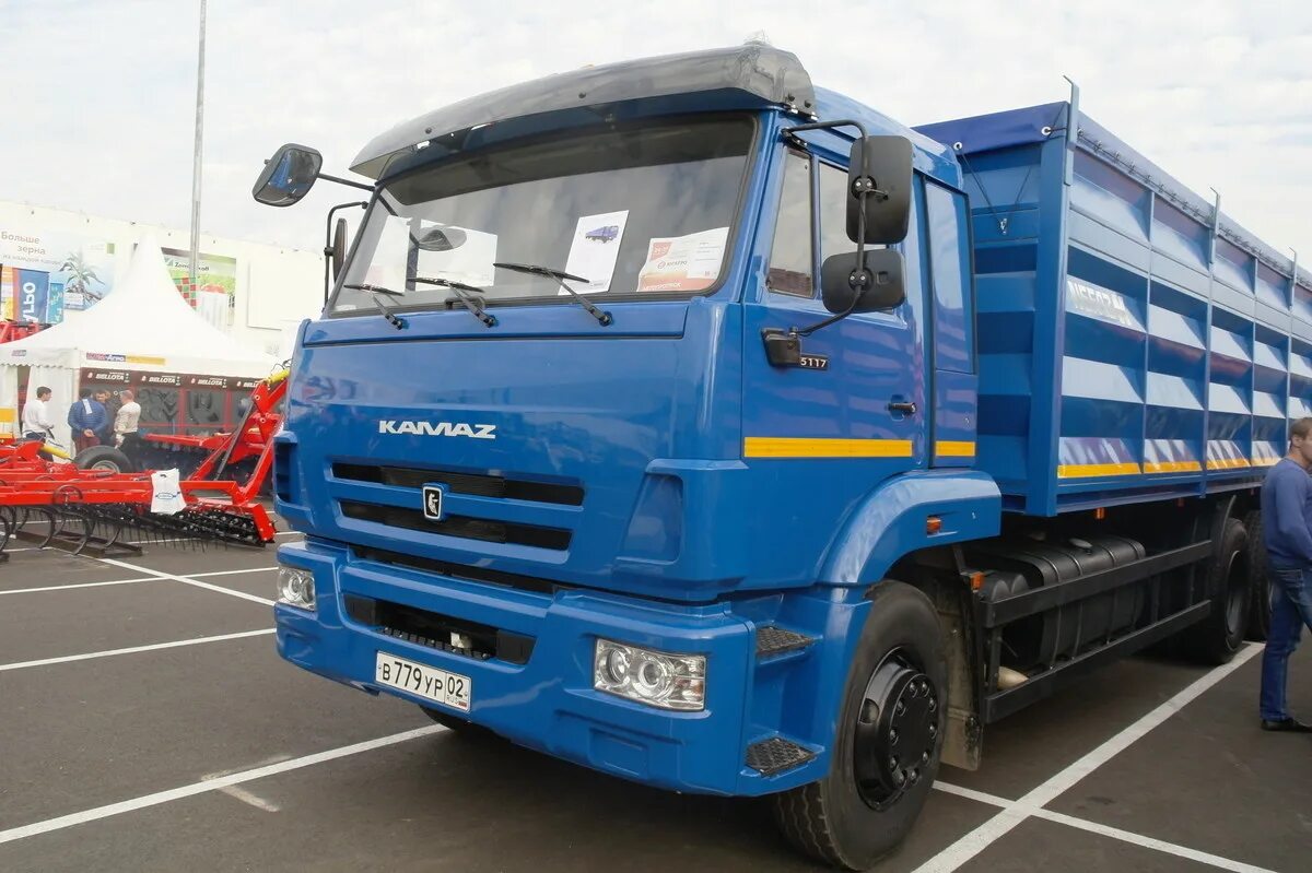 Купить камаз 65117 на авито. КАМАЗ 65117 зерновоз. КАМАЗ 65117 самосвал. КАМАЗ щука зерновоз 65117. КАМАЗ 45144-42.