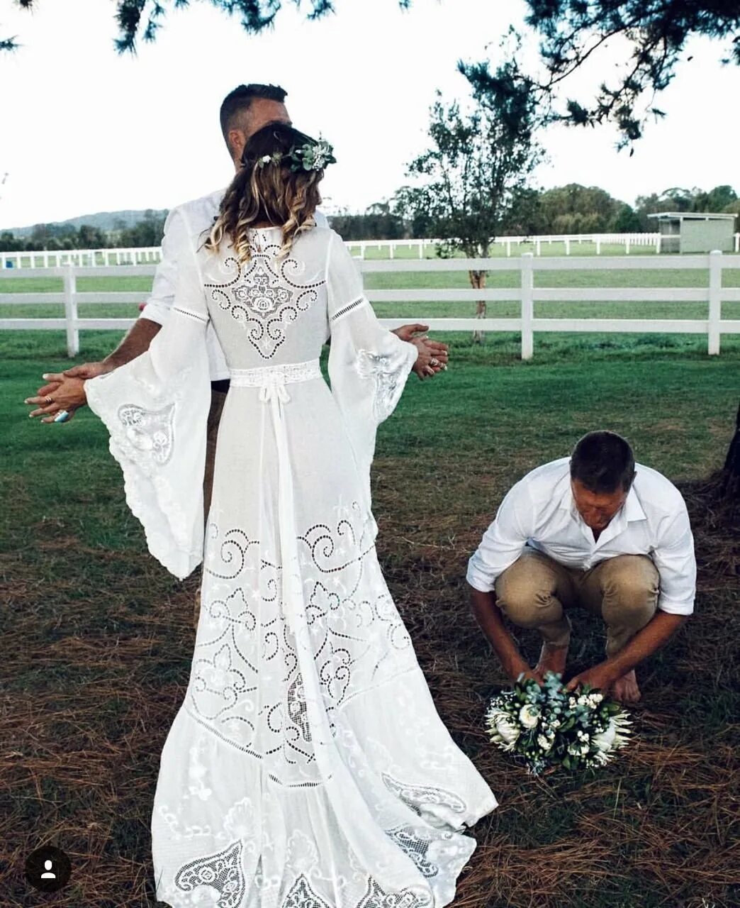 Свадебное платье в русском стиле. Свадебное платье в старорусском стиле. Славянское свадебное платье. Платье в русском стиле современное. Свадебное платье в славянском стиле.